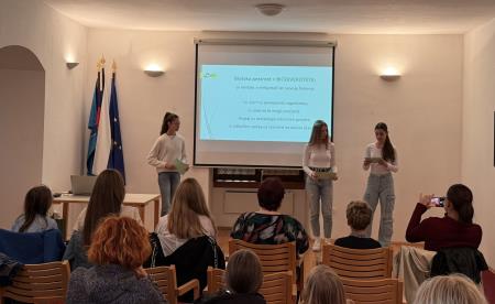 Utrinek z delavnice Deček in cvet